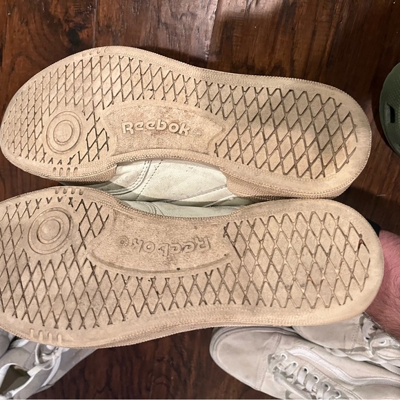 Reebok White Athletic Shoes (beaters) - Picture 2 of 4